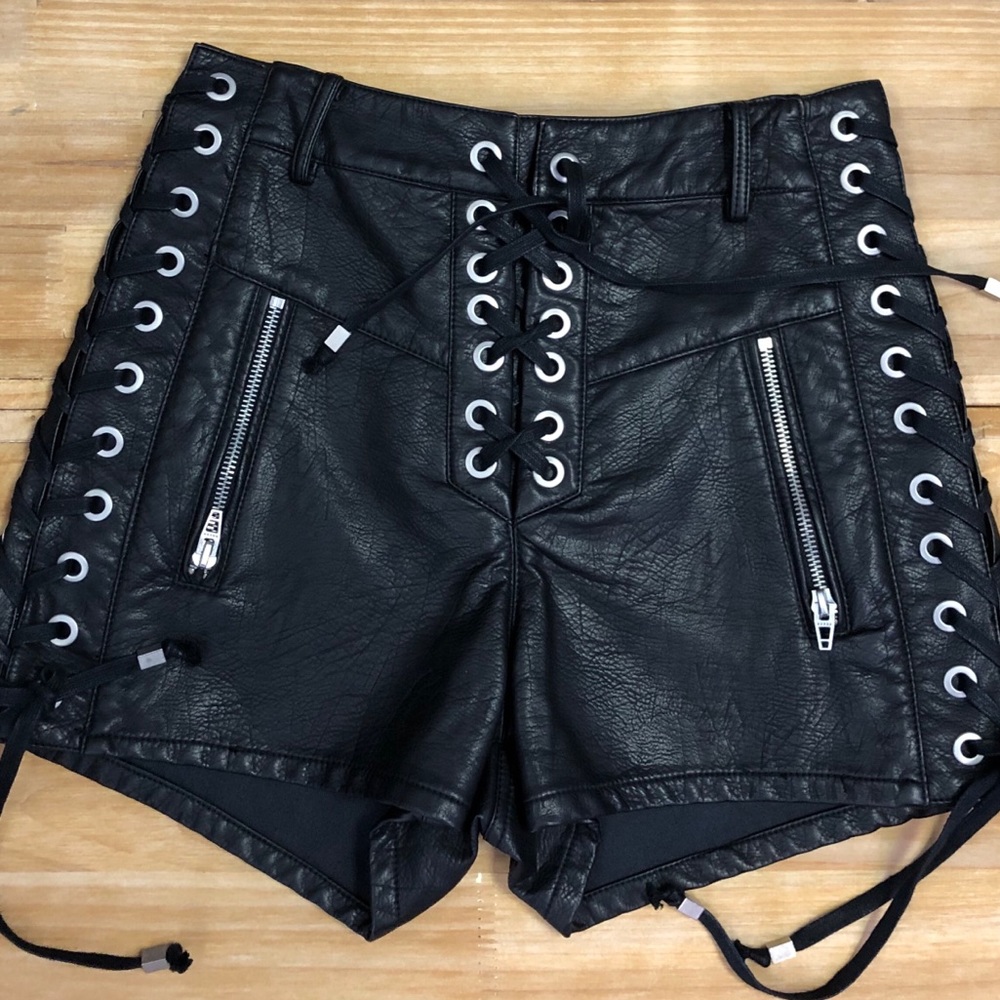 Blank NYC lace side Pu pleather Shorts 27